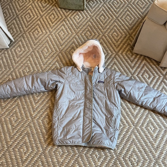Patagonia Reversible Grey & Pink Patagonia Down & Fleece Coat Girls size XL (14) - Picture 1 of 4